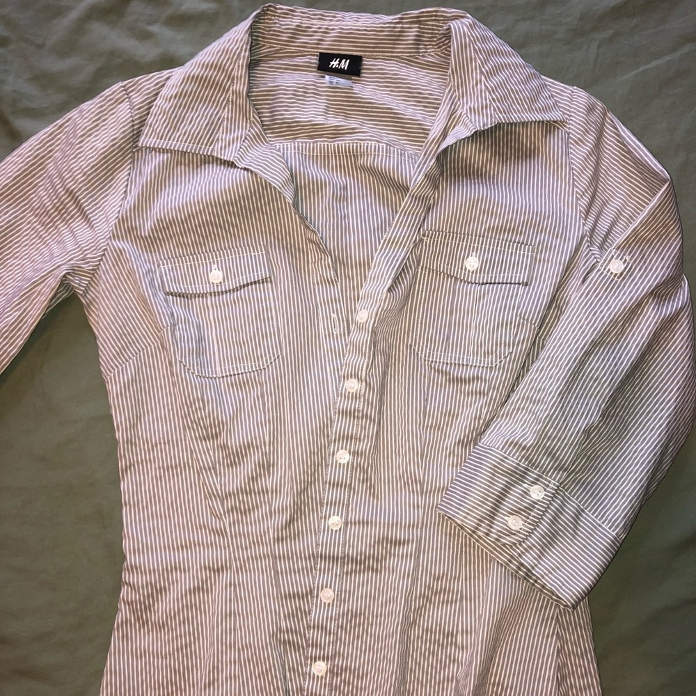 Fitted Grey Pinstripe H&M Button Up Size 6